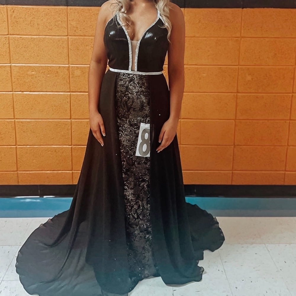 size 8 Johnathan Kayne Dress! work twice! great condition!